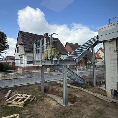 Die Fluchtreppe f�r den zweiten Stock